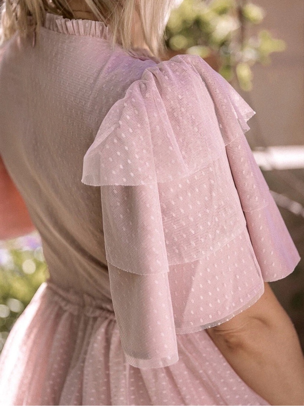 Ivy City Co ♡ Tara Dress in Blush - Picture 5 of 6